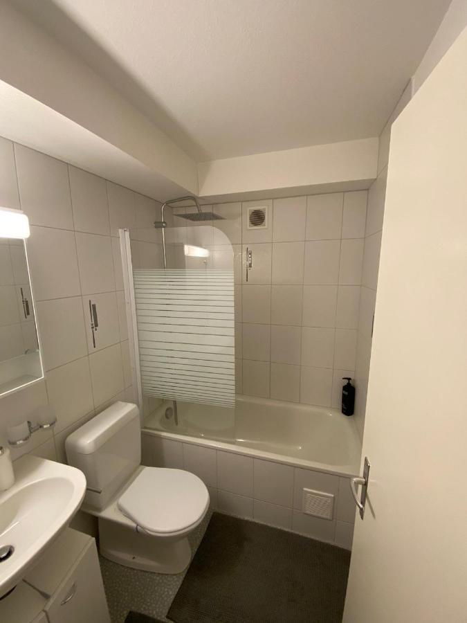 3-Room Apartment For Business Travelers & Families, Free Wifi & Tv With 70 Countries, Dazn, Sky, Netflix & Disney Wynau Luaran gambar